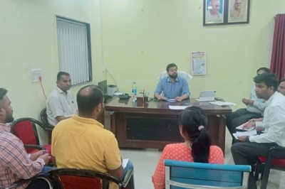 कलेक्टर ने की नगर पालिका कुम्हारी के विकास कार्यों की समीक्षा :