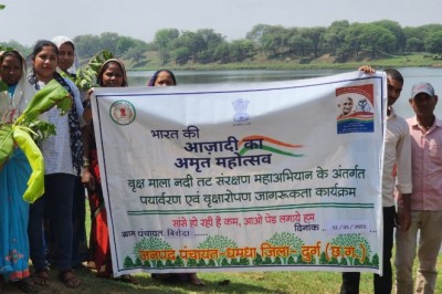 ’’वृक्षमाला’’ नदीतट संरक्षण महाभियान जागरूकता हेतु ग्राम बिरोदा में किया गया वृक्षारोपण :