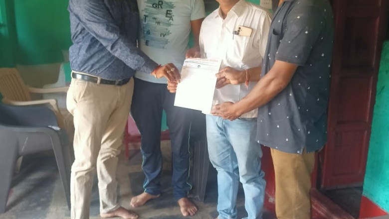 अध्यक्ष सरपंच संघ छुईखदान ने ग्रामीणों को योजनाओं के संबंध में विस्तार पूर्वक दी गयी जानकारिया...