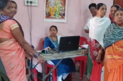 वार्डो के शिविरों में दो दिनों में 180 आयुष्मान कार्ड  एवं 190 आधार कार्ड अपडेट: