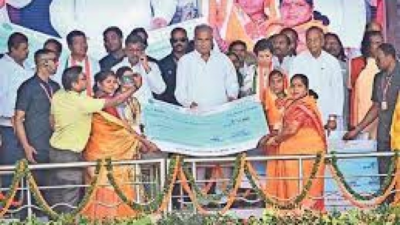 मुख्यमंत्री भूपेश बघेल पहुंचे पाटन के ग्राम सांकरा : सांकरा में 120 करोड़ रु. से उद्यानिकी यूनिवर्सिटी बनेगी नंदिनी में फारेस्ट वंडरलैंड पार्क, सोनपुर में ग्लेजिंग यूनिट