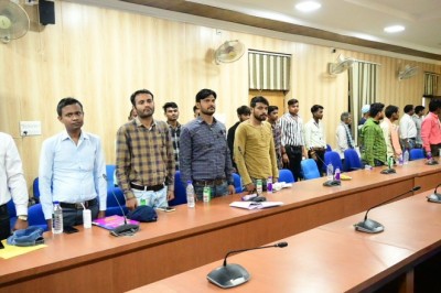 प्रधानमंत्री फसल बीमा योजना के तहत बीमित कृषकों को दावा भुगतान के लिए विभाग कर रहा निगरानी :