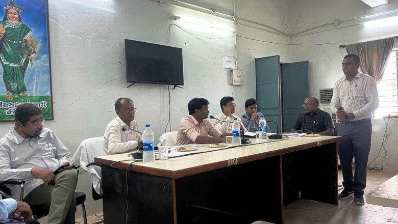 कलेक्टर ने बेरोजगारी भत्ता योजना के लाभार्थियों को कौशल प्रशिक्षण प्रदान कराने कार्ययोजना बनाने के दिये निर्देश :