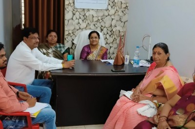 शहर में पौधों के संरक्षण के लिए लगाए जायेगे 1000 नग ट्री-गार्ड, बैठक में पर्यावरण व उद्यानिकी प्रभारी सत्यवती वर्मा ने की स्वीकृति  ::