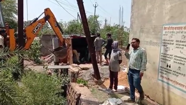 पोटियाकला:आनंद विहार के सामने नाला से लगाकर किया अतिक्रमण :