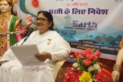 ब्रह्माकुमारी मंजू दीदी(बिलासपुर) के सानिध्य में 