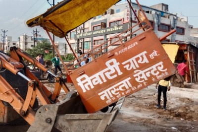 सड़क किनारे अतिक्रमण आज भी पूरे  दिन एक्शन में रही निगम अतिक्रमण विरोधी अमला: