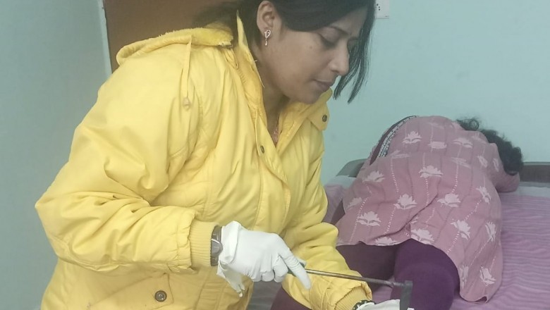 जिले के शासकीय आयुष पॉली क्लीनिक में आयुर्वेद पद्धति से जनसामान्य बड़ी संख्या में ले रहे उपचार का लाभ :