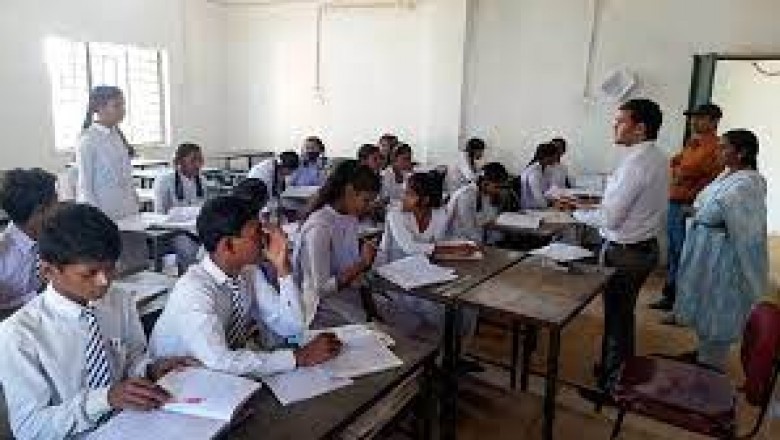 मोहला विकासखंड के शासकीय स्कूलों में कम्प्यूटर सेट एवं खेल सामग्री क्रय के लिए 50 लाख रूपए की प्रशासकीय स्वीकृति :