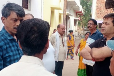 महापौर व आयुक्त सुबह नल खुलने के समय गयानगर व राजीव नगर वार्ड पहुंचे,लोगो की समस्याओं से हुये रूबरू