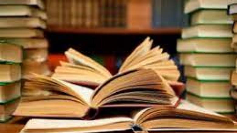 फ्री किताबें:सरकारी स्कूलों में पहली बार एक साथ बढ़े 1.25 लाख छात्र, छापीं 40 लाख किताबें....