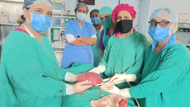 जिला चिकित्सालय में 8 किलो के ओवरी सिस्ट का हुआ ऑपरेशन :