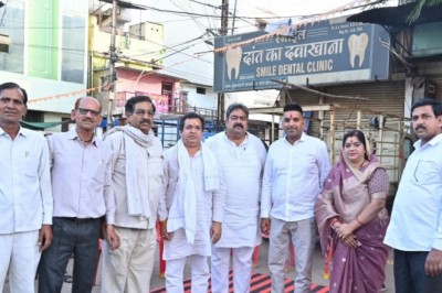 सुभाष चौक से जलेबी चौक तक लगेगा पेवर ब्लॉक, महापौर नीरज पाल ने भूमि पूजन कर, कार्य कराया प्रारंभ :