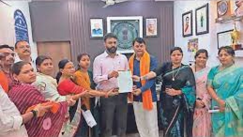 आयुक्त से की चर्चा:पेयजल सहित 18 समस्याओं को लेकर तीन दिन का अल्टीमेटम.....