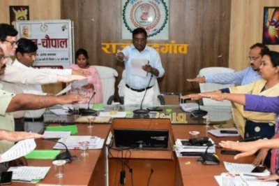 कलेक्टर ने विश्व तम्बाकू निषेध दिवस के उपलक्ष्य में नशे का सेवन नहीं करने के लिए सभी को दिलाई शपथ..
