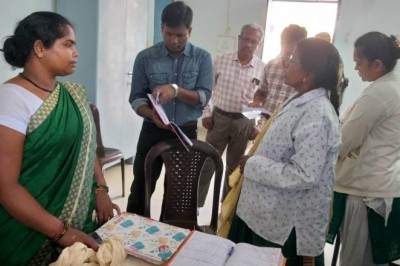 डॉक्टर, आरएचओ एवं नर्स को प्रतिबद्धतापूर्वक सेवाभावना के साथ कार्य करने के लिए कहा :