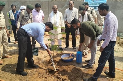 इस बार वर्षा ऋतु में अधिक पौधे लगायें - संसदीय सचिव  इन्द्रशाह मंडावी :
