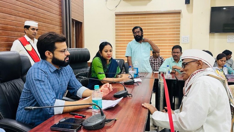 कलेक्टर ने सुनी जनदर्शन में विभिन्न स्थानों से आए आम लोगों की समस्याएं :