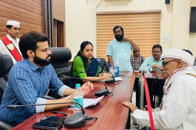 कलेक्टर ने सुनी जनदर्शन में विभिन्न स्थानों से आए आम लोगों की समस्याएं :