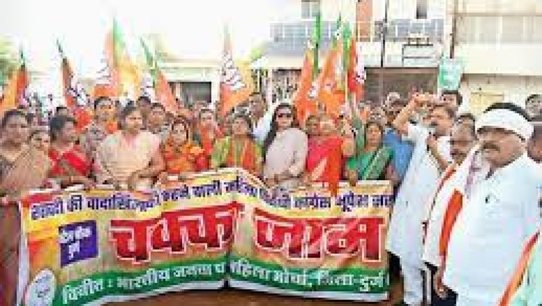 धमधा में हुआ चक्काजाम :पीएम आवास के लिए भेदभाव का आरोप शराबबंदी की मांग...