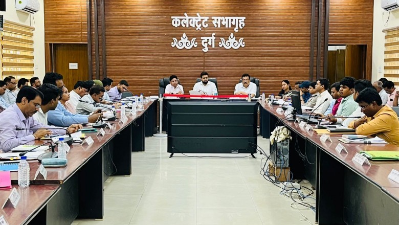 स्कूलों के मरम्मत व जीर्णाेद्धार के कार्य को दें प्राथमिकता- कलेक्टर :