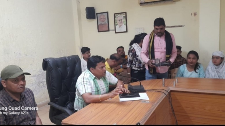 आयुष्मान कार्ड/आधार कार्ड बनाने मिशन मोड़ पर करे काम:आयुक्त :