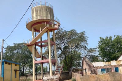 जल जीवन मिशन योजना के अंतर्गत पेयजल ठेकादार और अधिकारी के मिलीभगत से धोटाला,भेंट चढ़ गये  ग्रामीण,कर रहे है पानी का इंतजार...