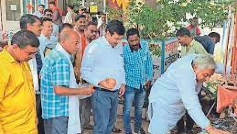 डामरीकरण कार्य का भूमिपूजन :वार्ड 43 आदर्श नगर में 19 लाख से डामरीकरण शुरू...