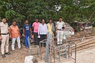 दुर्ग भिलाई में कबाड़ीयों पर पुलिस का तगड़ा एक्शन: इस वजह से हुई कार्यवाही बीएसपी का सरिया, चोरी की गाड़ी के इंजन समेत लाखों का सामान हुआ जब्त 22 अरेस्ट ,15 फरार ...