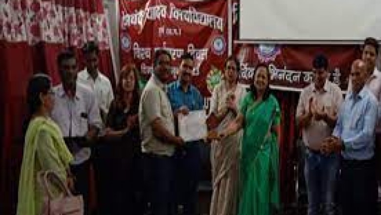निबंध स्पर्धा : दिग्विजय कॉलेज के रजिस्ट्रार परगनिहा पुरस्कृत...