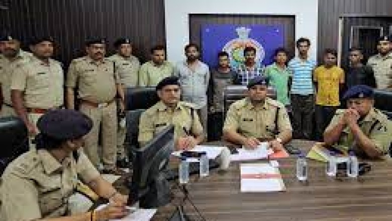 चोर गिरोह का पर्दाफाश: खेतों की रेकी कर रात में करते थे पंप और तार की चोरी, खरीददार सहित 8 गिरफ्तार...