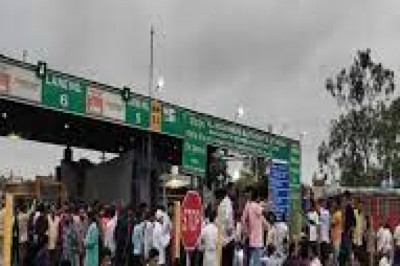 दुर्ग बाइपास पर CGO7 पासिंग वाहन टोल फ्री :कांग्रेसियों ने स्थानीय गाड़ियों से वसूली को लेकर की थी तोड़फोड़, प्रबंधन का फैसला...