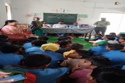 सिंघोला मे मनाया गया शाला प्रवेशोत्सव: सरपंच मुकेश साहू ने नव प्रवेशी बच्चों को मुँह मीठा करा कर किया स्वागत...