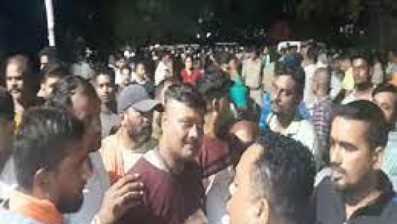 2 पक्षों में दंगा भड़काने की कोशिश :मंदिर और मस्जिद में की तोड़फोड़, छावनी थाने में शिकायत करने से नाराज आरोपियों ने मचाया उत्पात..