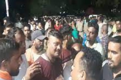 2 पक्षों में दंगा भड़काने की कोशिश :मंदिर और मस्जिद में की तोड़फोड़, छावनी थाने में शिकायत करने से नाराज आरोपियों ने मचाया उत्पात..