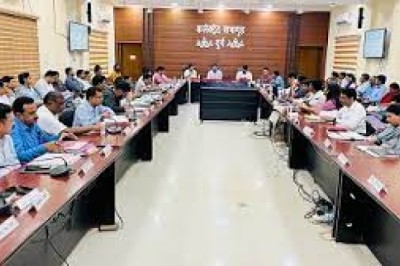 कलेक्टर ने की अर्बन इंडस्ट्रियल पार्क और सुपोषण अभियान की समीक्षा..