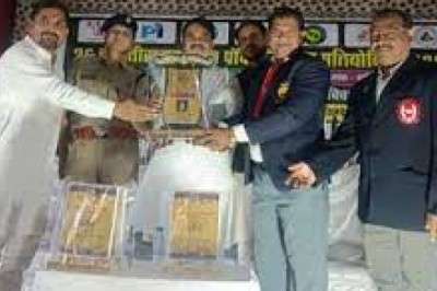 कवर्धा में कृष्णा साहू और नश्‍कर टंडन को मिला छत्तीसगढ़ माटी पुत्र सम्मान....