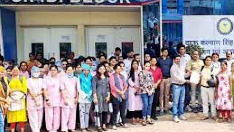 वर्करों की हड़ताल के चलते अस्पताल में इलाज प्रभावित...