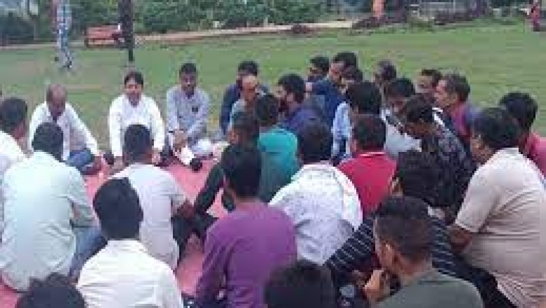 भिलाई के हर बूथ में कांग्रेस बना रही कमेटी :देवेंद्र यादव का किला मजबूत करने मनोज पाण्डेय ने संभाली कमान, सिखा रहे बूथ मैनेजमेंट की कला...