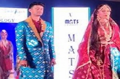 फैशन शो में स्टूडेंट्स ने बिखेरा जलवा :एक से बढ़कर एक आउटफिट पहनकर किया रैंप वॉक, दिव्यांगों को मंच पर देखकर बजी तालियां...