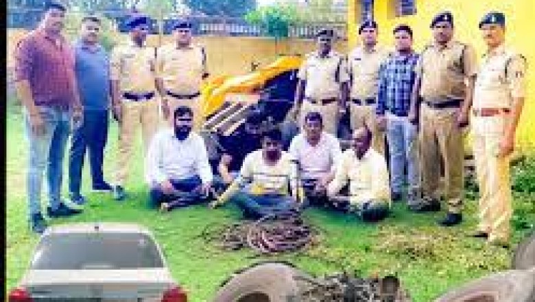 थाना खुर्सीपार क्षेत्र मे घटित हाईवा ट्रंक चोरी के मामले का खुलासा : कार से रेंकी कर पायलेटिंग करते हुए देते थे चोरी की घटना को अंजाम...