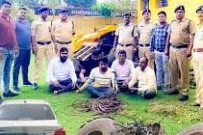 थाना खुर्सीपार क्षेत्र मे घटित हाईवा ट्रंक चोरी के मामले का खुलासा : कार से रेंकी कर पायलेटिंग करते हुए देते थे चोरी की घटना को अंजाम...