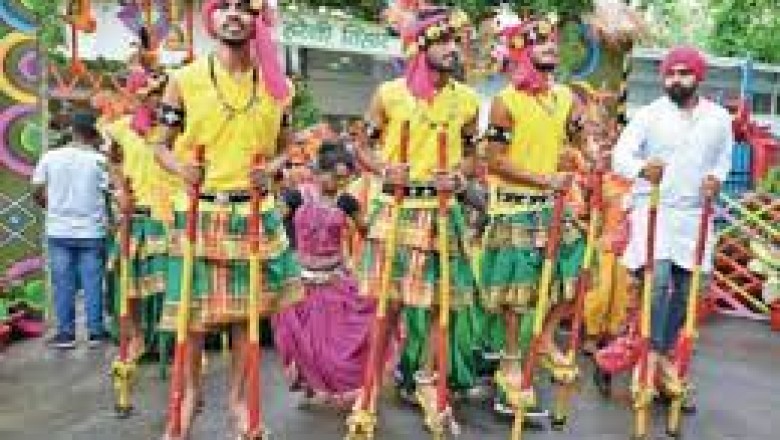 छत्तीसगढ़ में त्योहारों की शुरुआत पारंपरिक खेलों के साथ :हरेली में गेड़ी दौड़ के साथ 70 दिन का छत्तीसगढ़िया ओलंपिक शुरू...