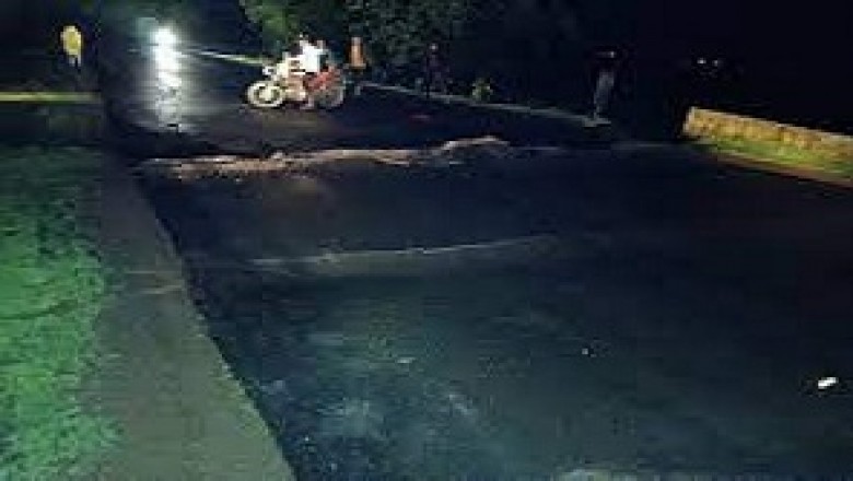 लगातार बारिश के कारण धसकने लगा बिरझापुर नाला पुलिया, बंद हुआ धमधा-गंडई का मार्ग....