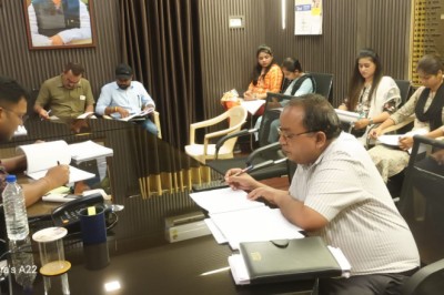 आयुक्त ने ली तकनीकि अधिकारियों की बैठक,निर्माण कार्य एवं प्रधानमंत्री आवास के कार्यो की किये समीक्षा.....