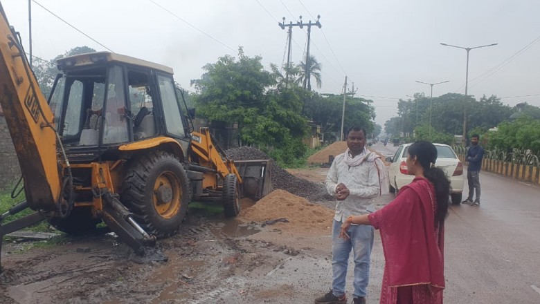 अतिक्रमण हटाकर की जा रही है नालियों की सफाई, पानी निकासी के लिए बनाई जा रही है व्यवस्था, बरसात को देखते हुए भिलाई निगम अलर्ट...