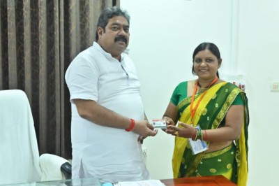 महापौर नीरज पाल ने बनवाया अपना आयुष्मान कार्ड,-निगम भिलाई की अपील हर व्यक्ति बना ले अपना आयुष्मान कार्ड और ले स्वास्थ्य योजनाओं का लाभ...