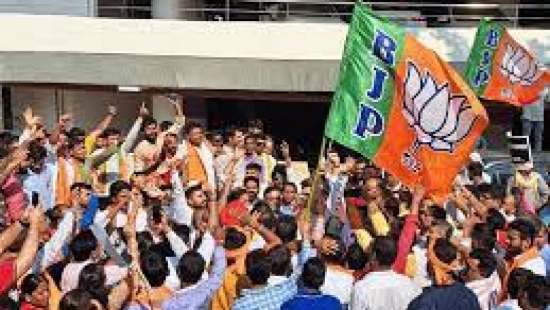 BJP का प्रदर्शन, ASP से भिड़े पूर्व मंत्री, जमकर बवाल : राजेश मूणत बोले-घूरकर मत देखना पटेल साहब,जनता के लिए मर भी जाऊंगा...