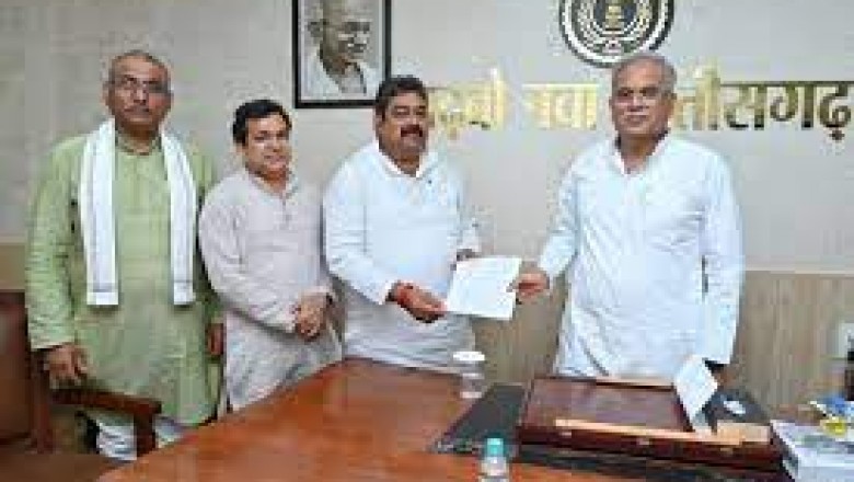 मुख्यमंत्री से शहर विकास के लिए मांगों पर चर्चा: सड़कों को बनाने निगम के पास बजट नहीं, सीएम से मिलकर मेयर ने की राशि की मांग...
