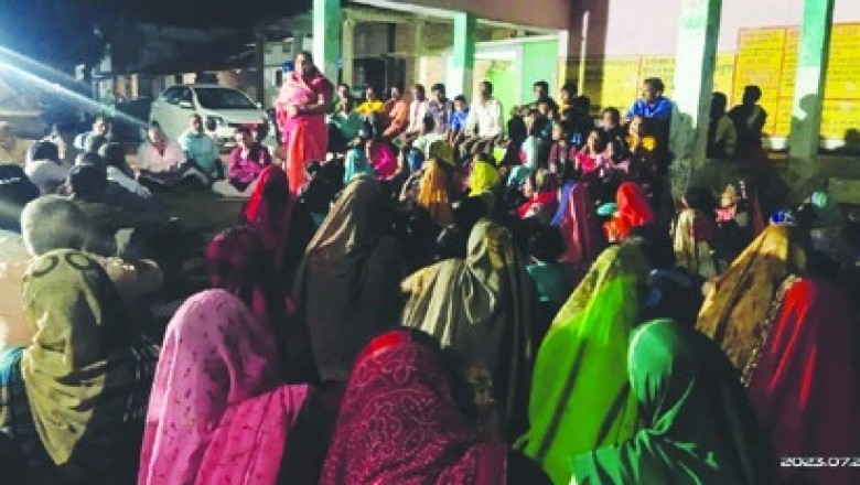 संघर्ष के दिनों को याद किया ग्रामीणों के बीच पहुंची विधायक ने कहा-अपने परिवार के बीच आई हूं